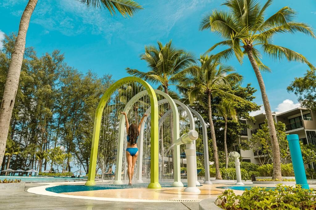 Le Meridien Phuket Mai Khao Beach Resort фото 117