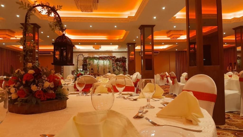 Laya Beach Hotel фото 25
