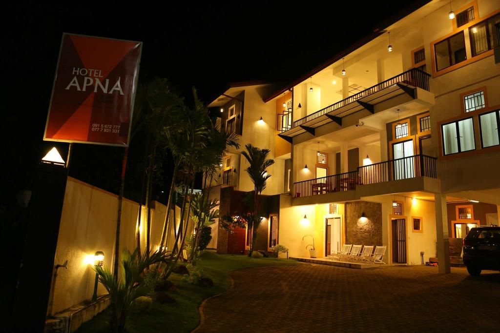 Yoho Hotel Apna фото 2