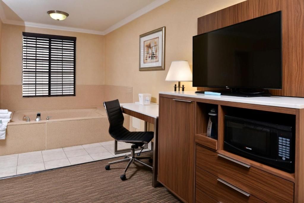 Best Western Hollywood Plaza Inn - Hollywood Walk of Fame Hotel - LA фото 47