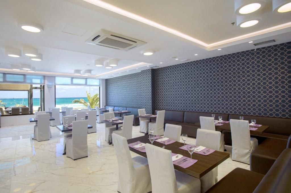 Atlantis Beach Hotel фото 2