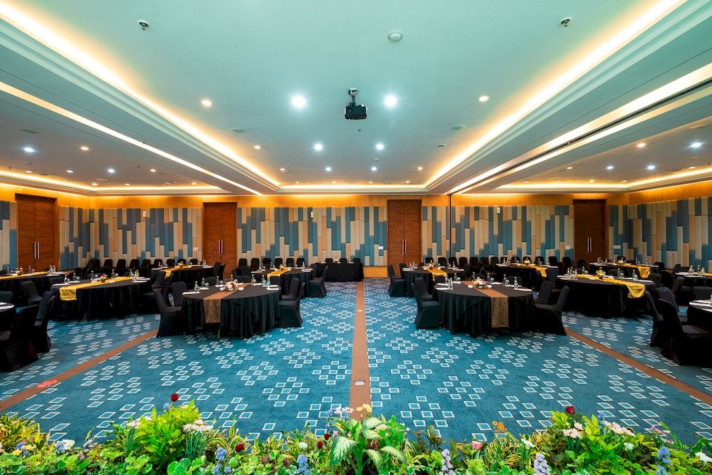 Vouk Hotel & Suites фото 80