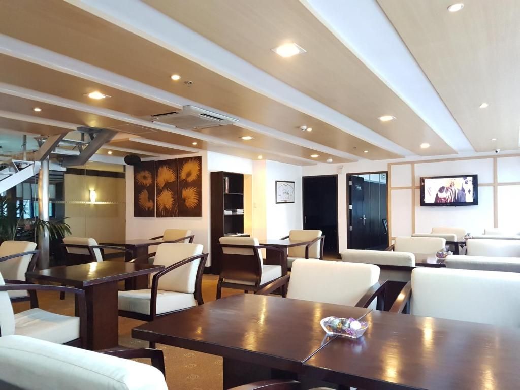 Cebu Parklane International Hotel фото 47
