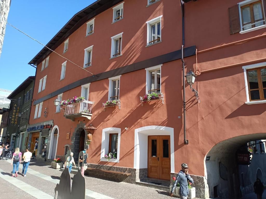 Gufo Hotel Bormio фото 3