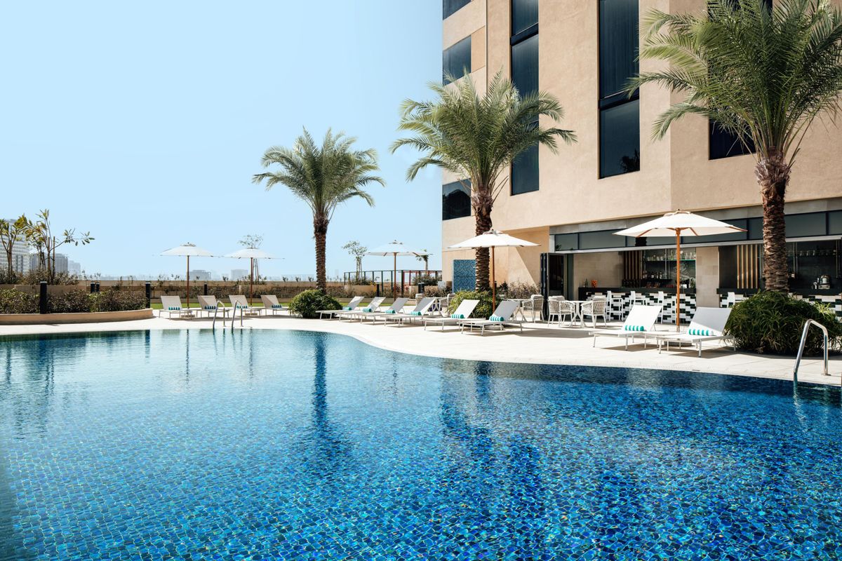 Holiday Inn & Suites Dubai Science Park фото 1