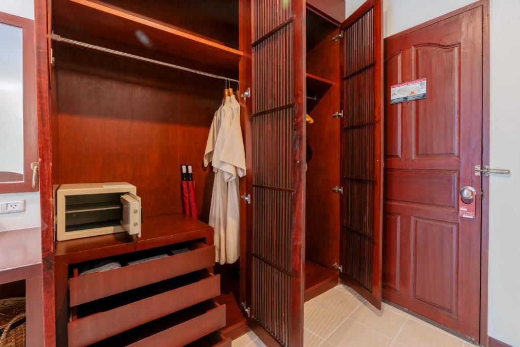 Arinara Beach Resort Phuket фото 143
