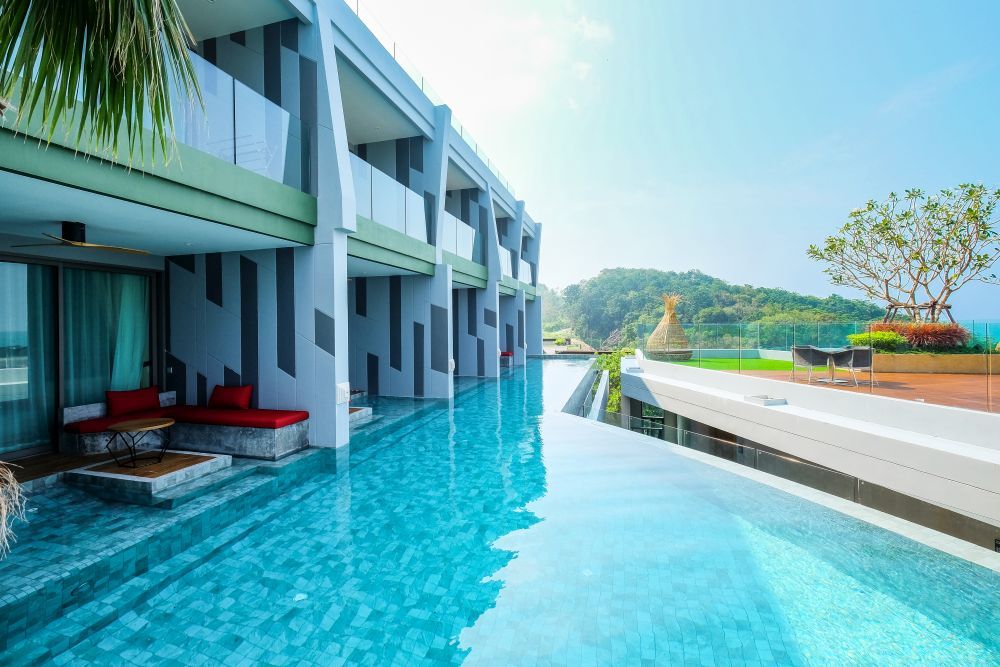 Crest Resort & Pool Villas фото 33