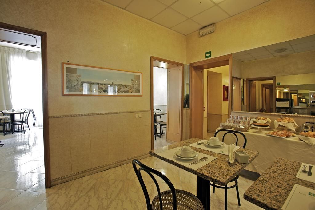 Hotel Embassy фото 24