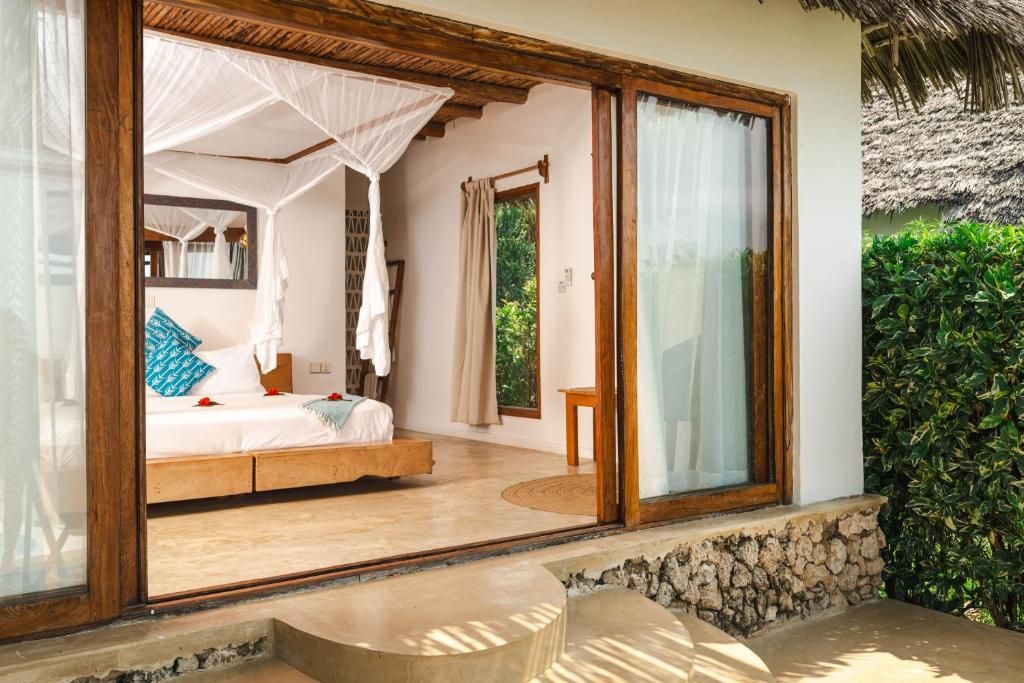 Zanbluu Beach Hotel фото 32