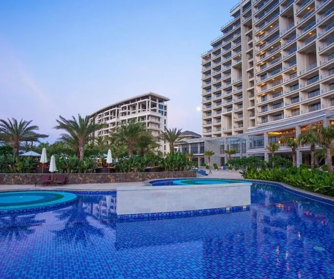 Aloha Oceanfront Suite Resort фото 1