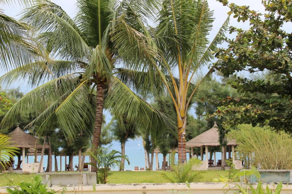 GM Doc Let Beach Resort & Spa фото 36