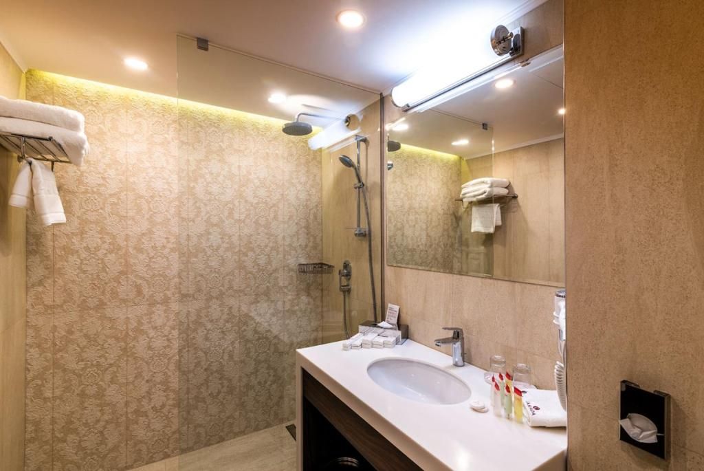 Ramada Hotel & Suites by Wyndham Yerevan фото 38