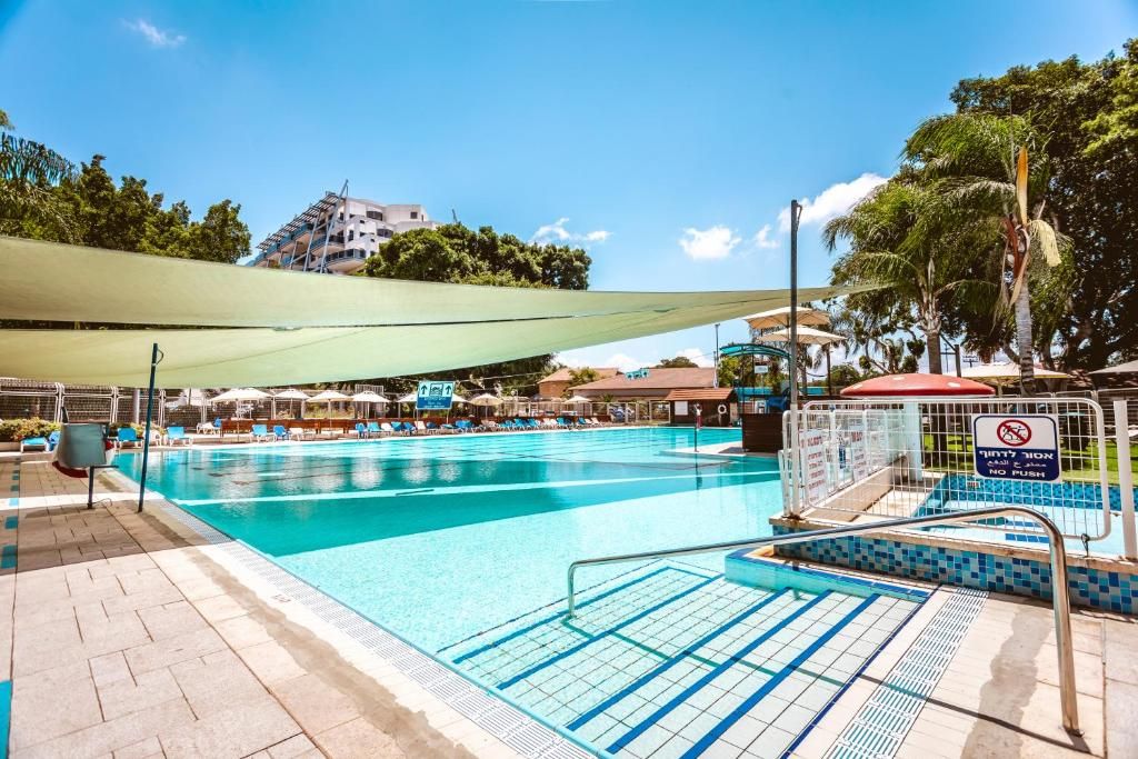 Kfar Maccabiah Hotel & Suites фото 27