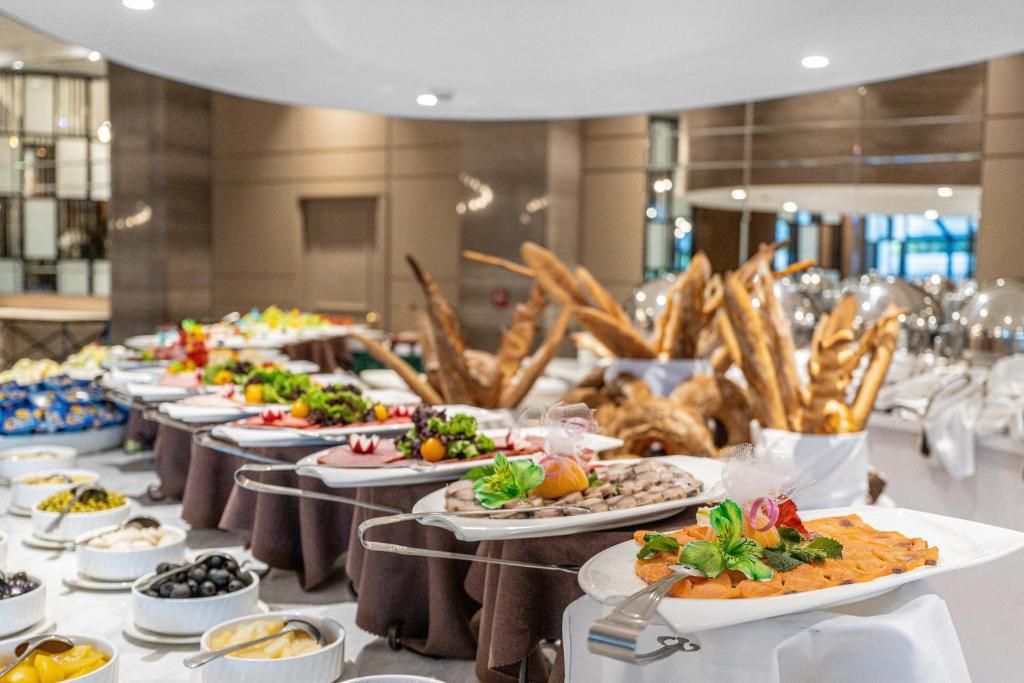International Hotel Tashkent фото 13