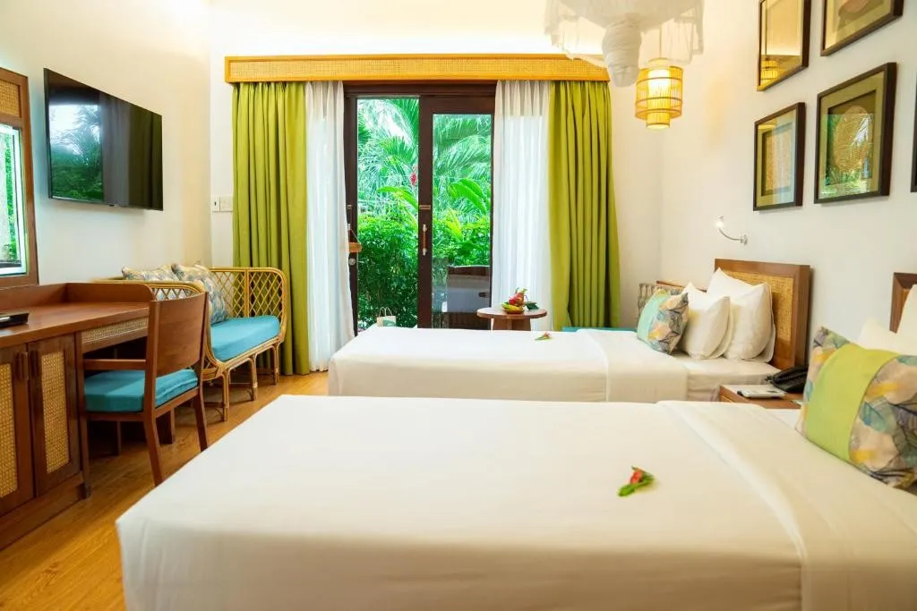 Bamboo Village Beach Resort & Spa фото 4