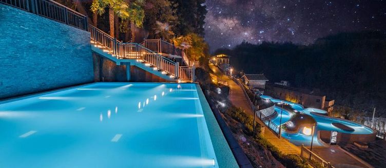 Фото отеля Wyndham Grand Plaza Royale Hot Springs Fenghuang