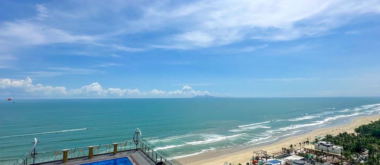 Фото отеля Yarra Ocean Suites Danang