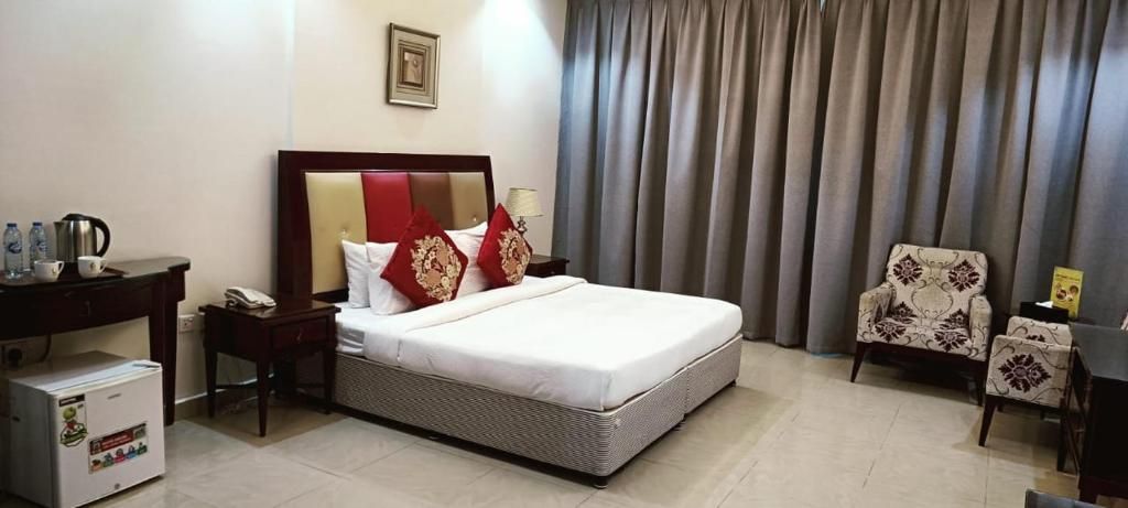 Clifton International Hotel фото 1