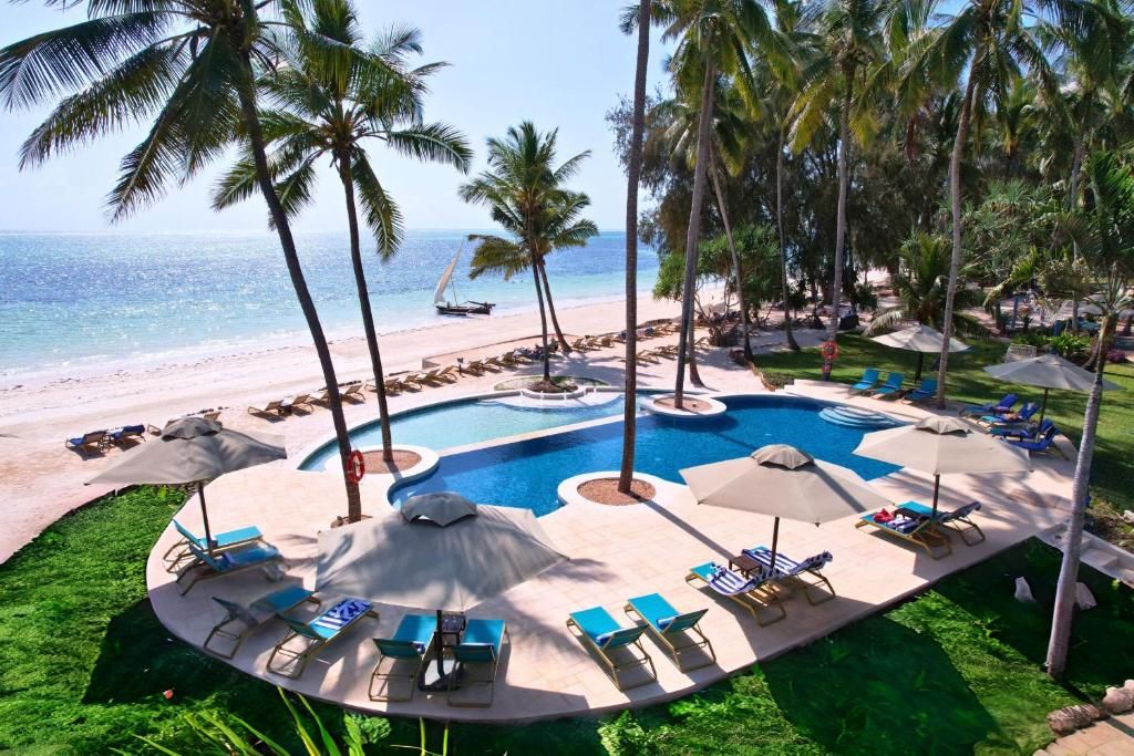 Bluebay Beach Resort & Spa фото 89