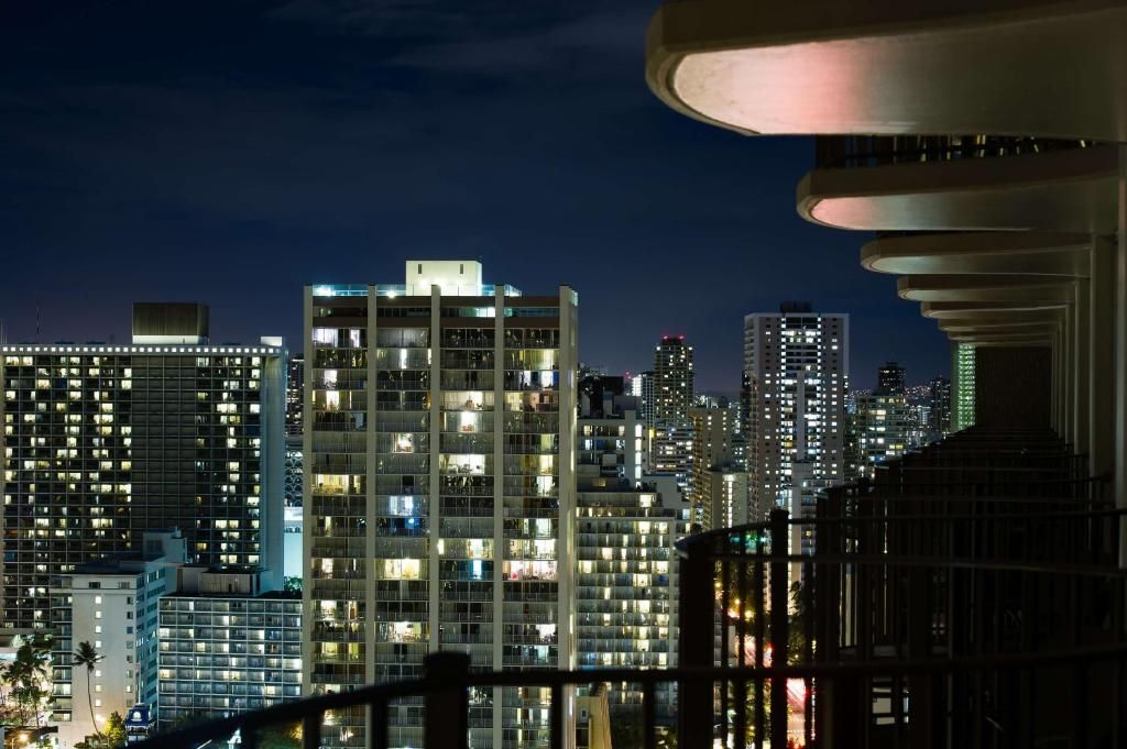 Hilton Waikiki Beach Hotel фото 45