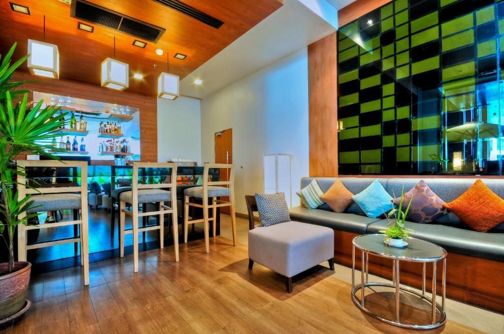 The Ashlee Heights Patong Hotel & Suites фото 65