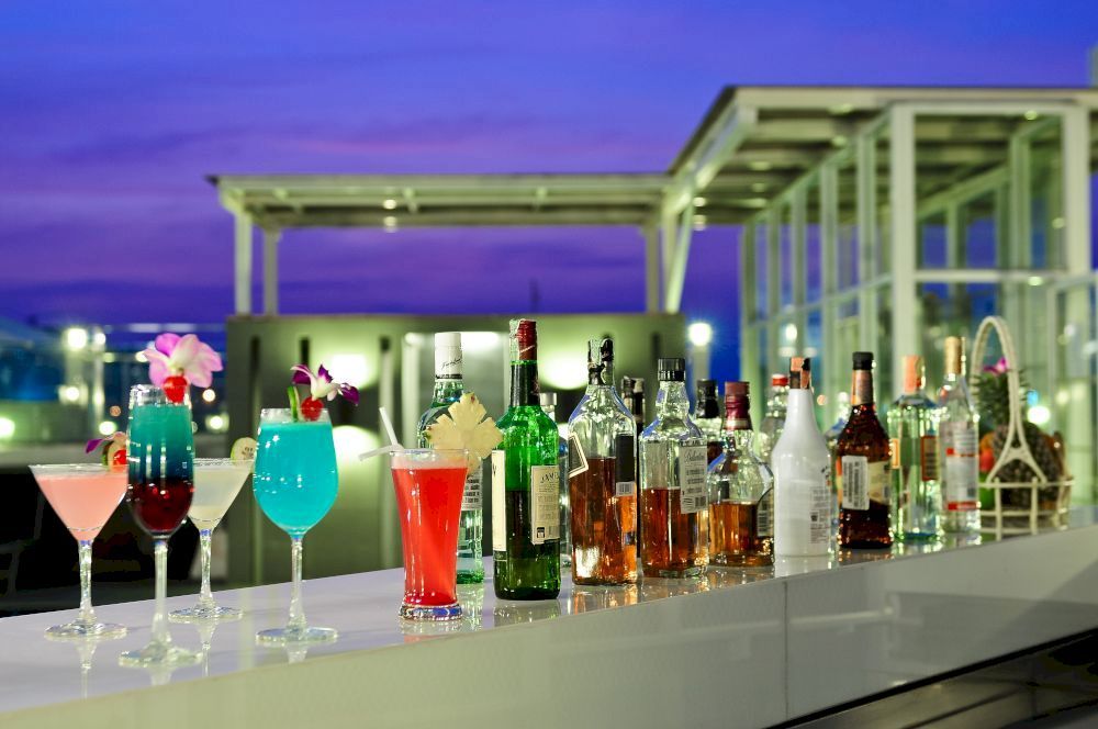 The Ashlee Heights Patong Hotel & Suites фото 42