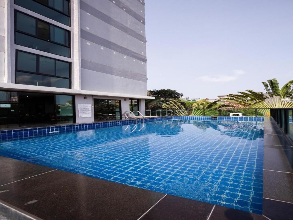 B2 South Pattaya Premier Hotel фото 1