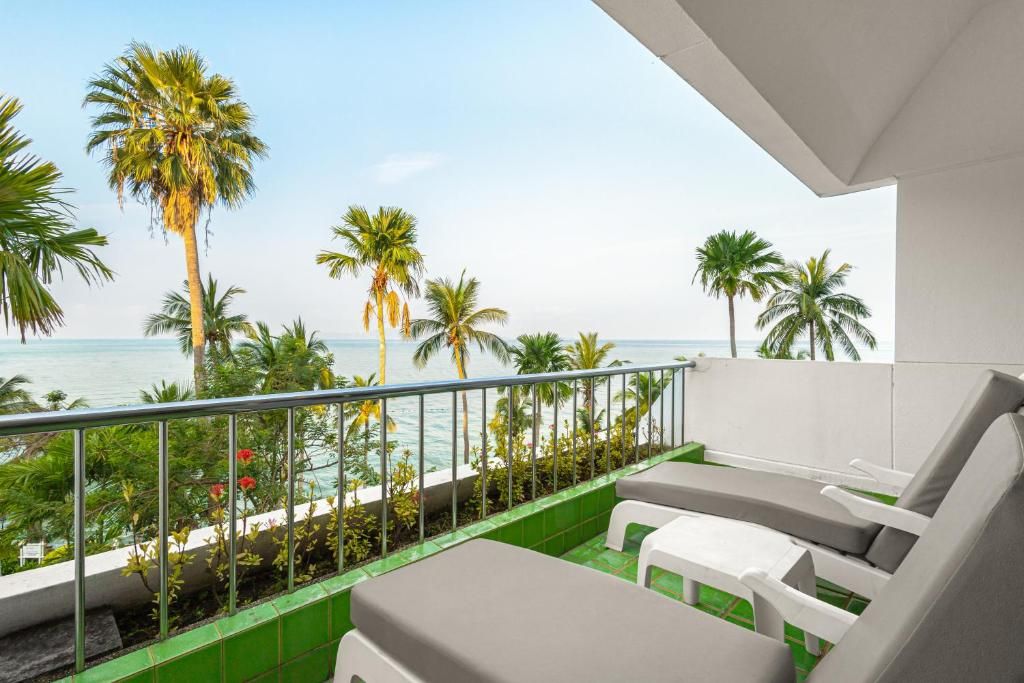 Royal Cliff Beach Terrace фото 104
