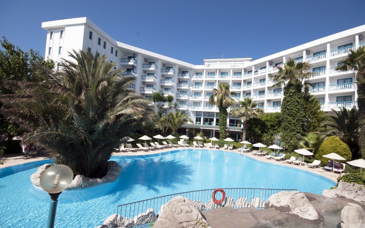 Tropical Beach Hotel (Adults Only) фото 0
