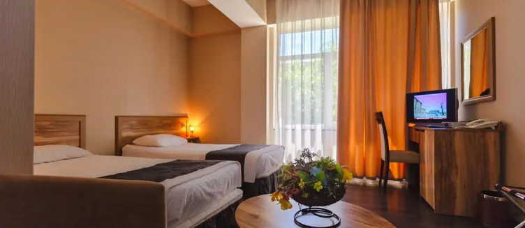 Фото отеля Diplomat Hotel