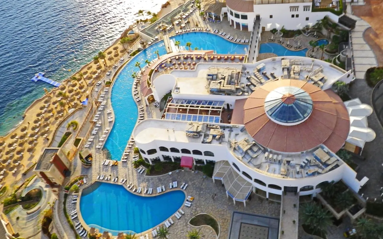 Reef Oasis Blue Bay Resort & Spa фото 0