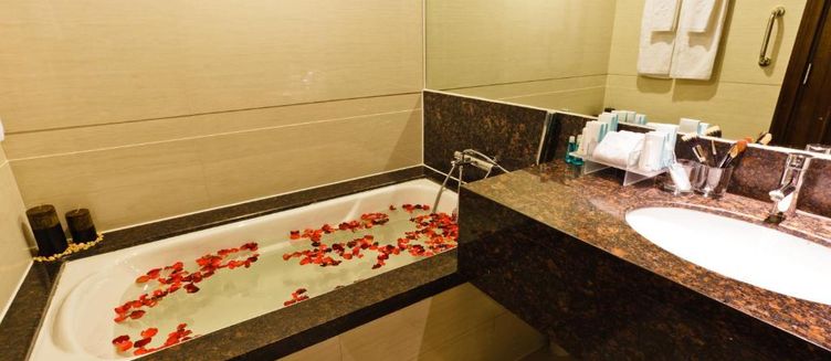 Фото отеля Ramada Manila Central Hotel