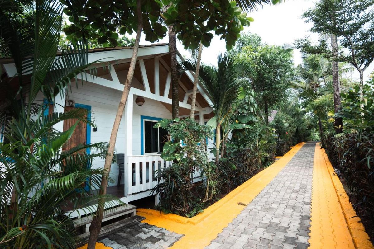 Nasya's Beach Side Cottages фото 7