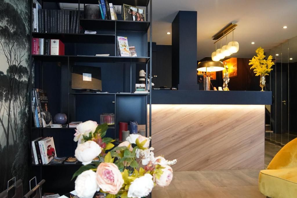 Athenee фото 2