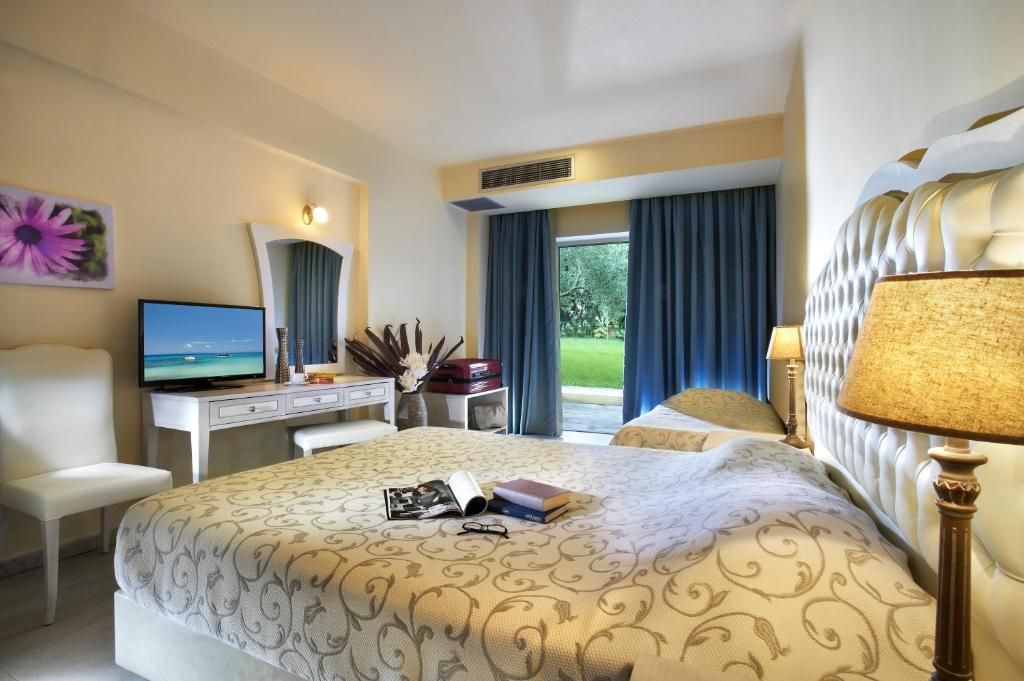 Portes Beach Hotel фото 36