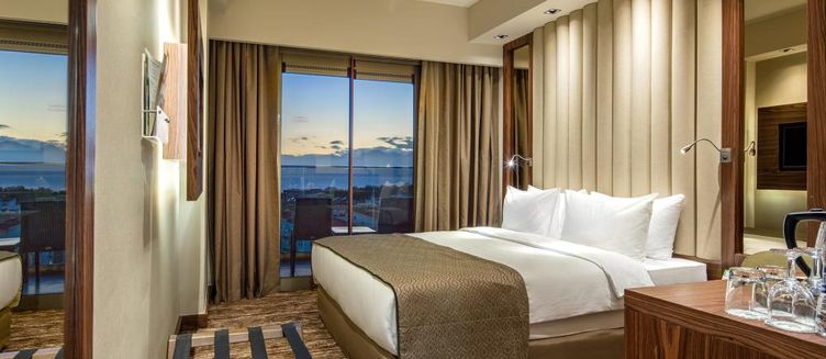Фото отеля Holiday Inn Antalya - Lara