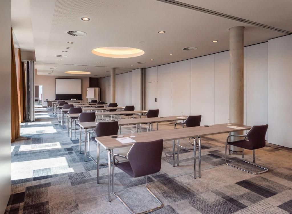 Hilton Garden Inn Stuttgart Neckarpark фото 22