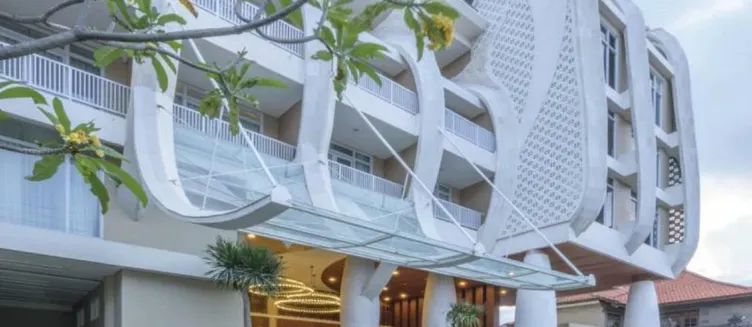 Фото отеля Bedrock Hotel Kuta Bali