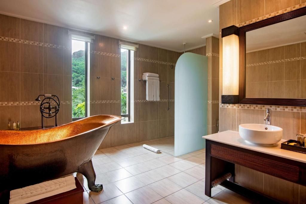 DoubleTree by Hilton Seychelles Allamanda Resort & Spa фото 39