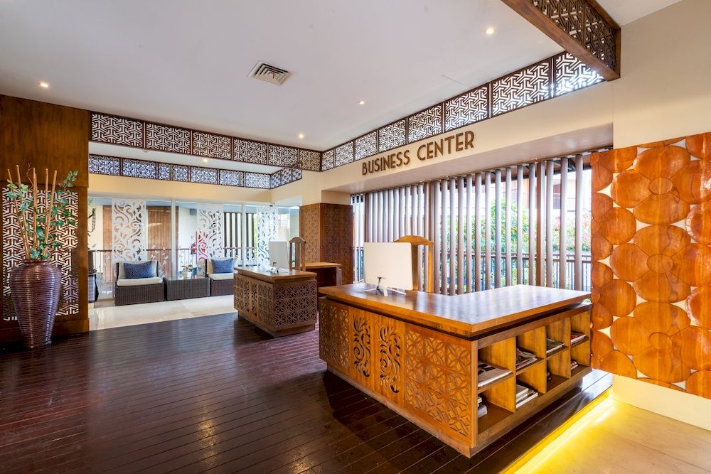 Vouk Hotel & Suites фото 39