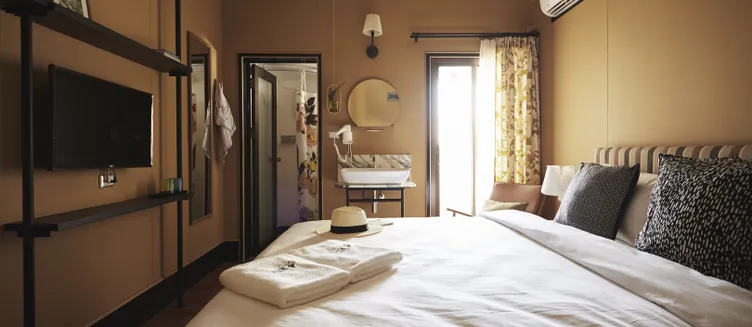 Фото отеля Josh Hotel