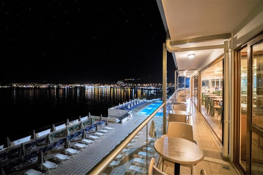 Stelios Horizon Beach Hotel фото 54