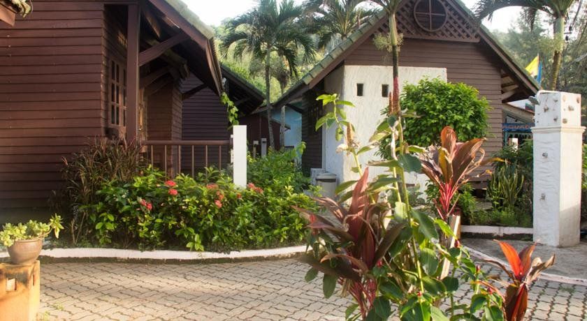 Naithon Beach Resort фото 7