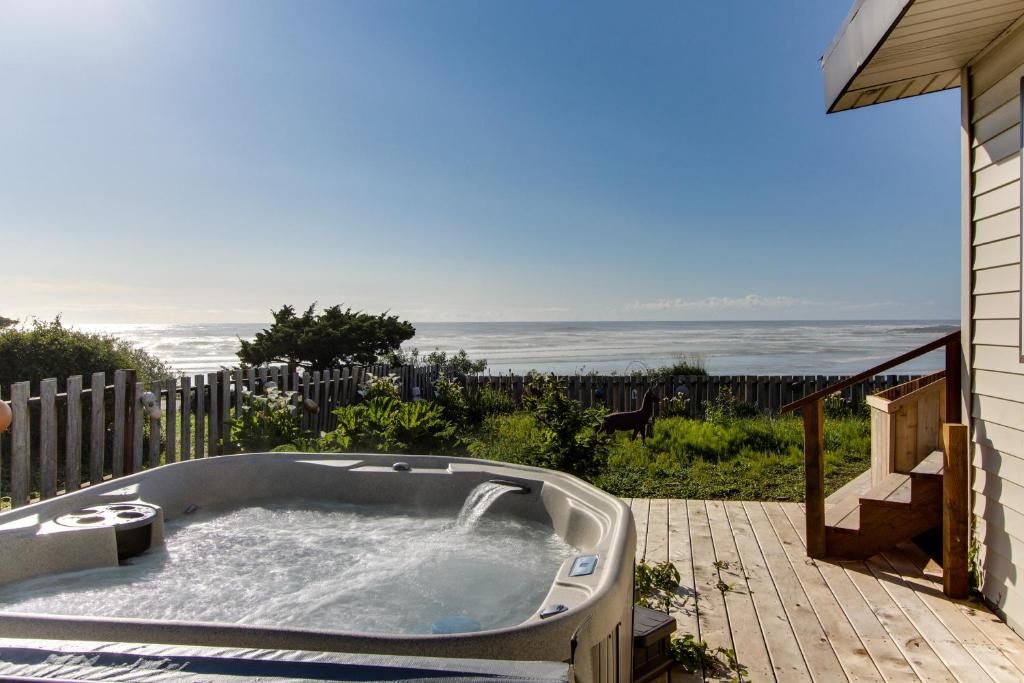 Patty s Sea Perch Oceanfront фото 2