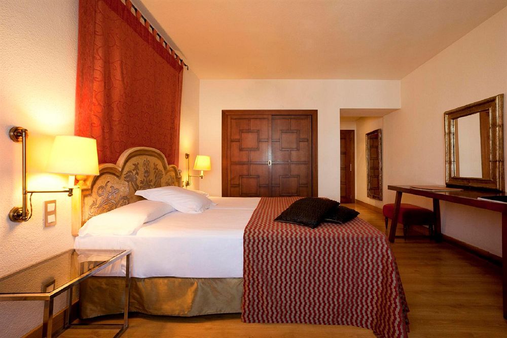 Hotel Hesperia Sevilla фото 82