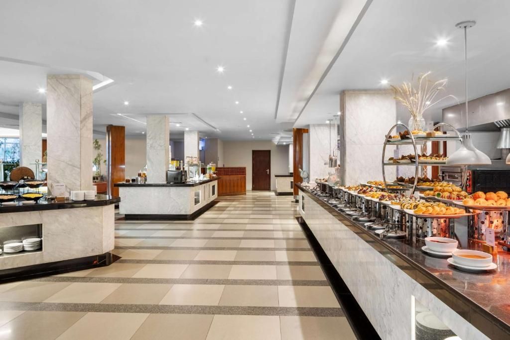 DoubleTree by Hilton Sharks Bay Resort фото 49