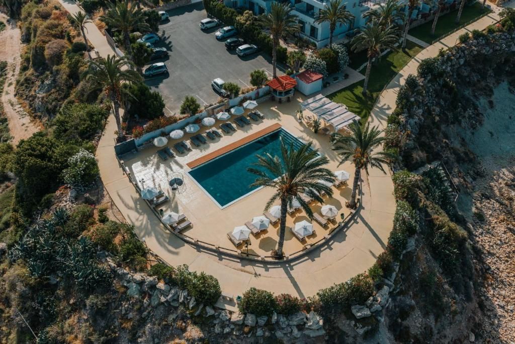 Vrachia Beach Hotel & Suites фото 28