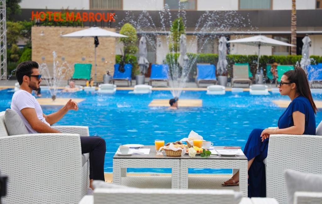 Mabrouk Hotel and Suites фото 11