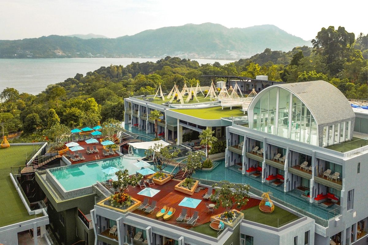 Crest Resort & Pool Villas фото 10