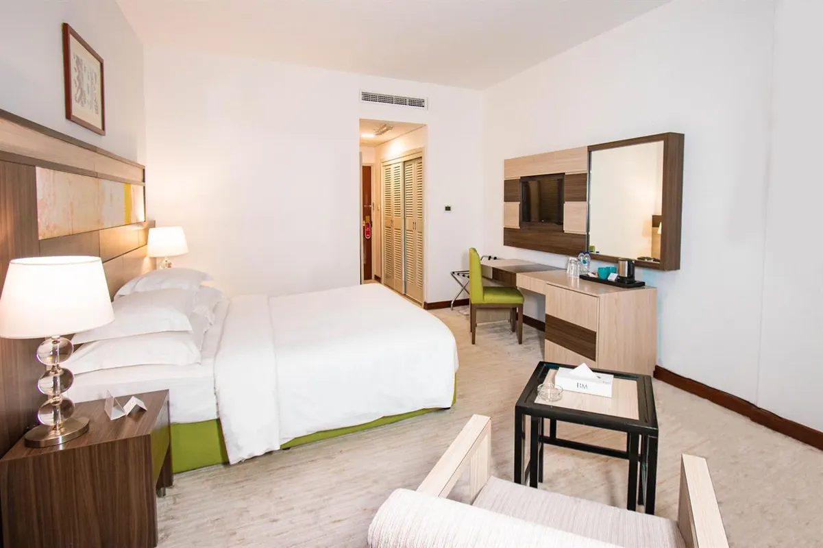 BM Beach Hotel фото 3